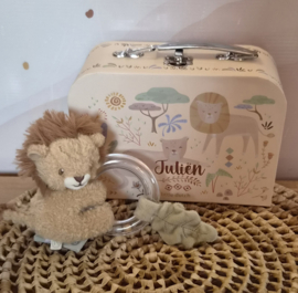 Little Dutch koffertje Safari met naam en ringrammelaar leeuw (met naam)