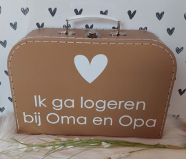 Koffertje ''ik ga logeren bij oma en opa'' div. kleuren