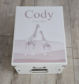 Bewaardoos met naam Giraffe Sepia