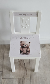 Stoeltje met naam en Schattig beertje