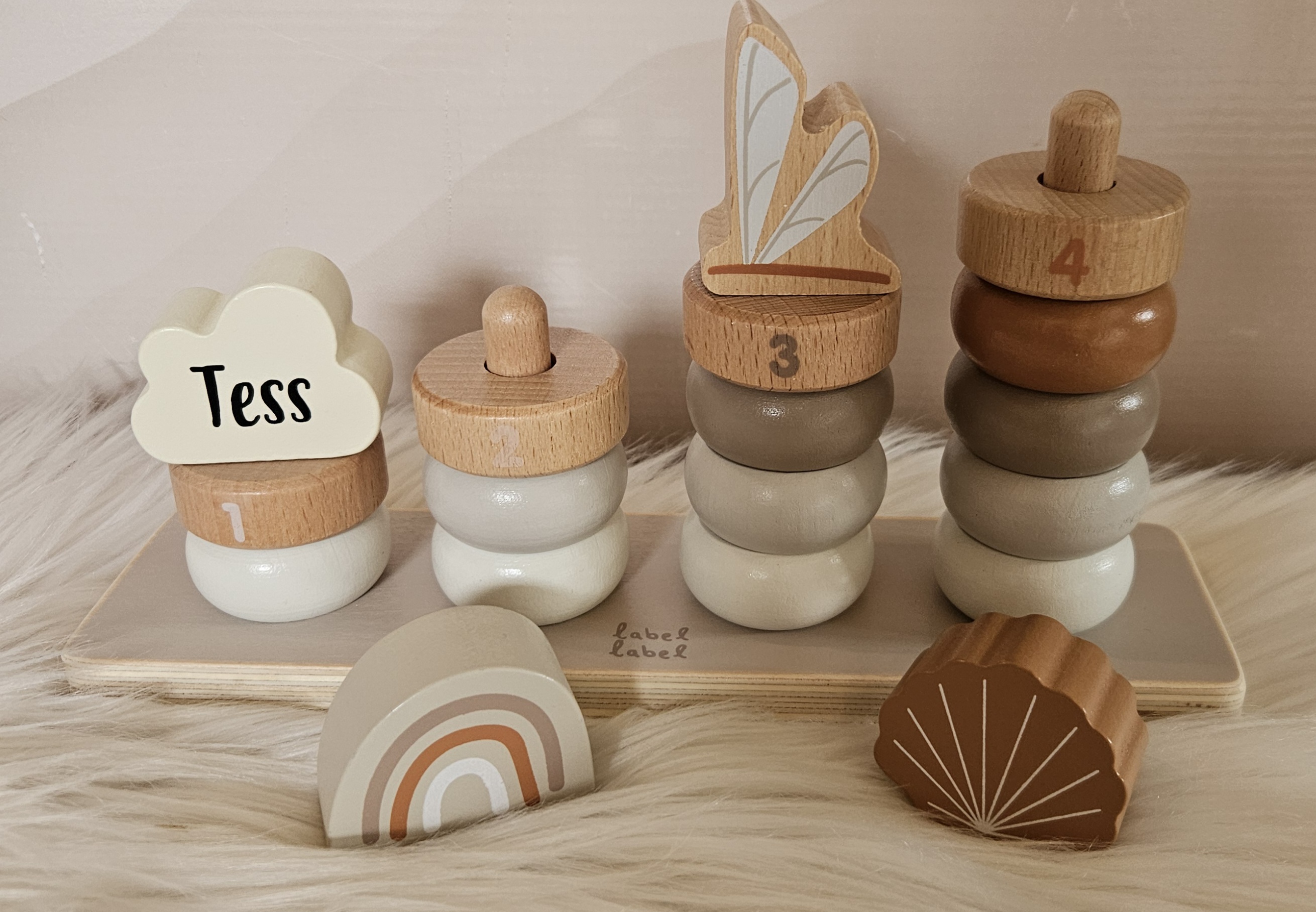 "Label Label'' houten nummer stapelaar nougat (met naam)