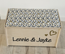 Grote houten opbergkist-zitbankje met Naam