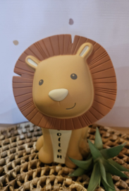 ''Atelier Pierre'' spaarpot Hakuna de Leeuw  (met naam)
