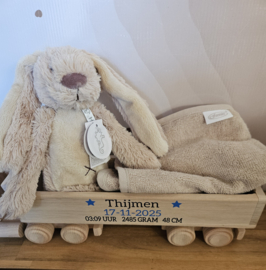 GEVULDE Amerikaanse vrachtwagen lang met oplegger B (met naam en gegevens)