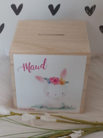 houten spaarpot met naam (en datum) en schattig konijntje