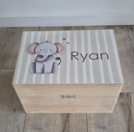 Houten herinneringskist met naam Olifant