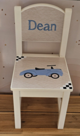 Stoeltje met naam en Racewagen