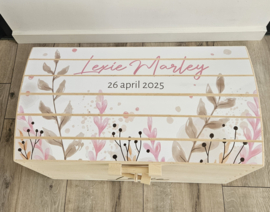 Naturel houten speelgoedkist met naam 'Wildflowers'