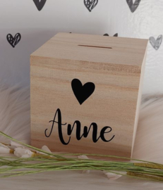 houten spaarpot met naam en hart