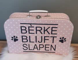 koffertje 'hond/kat  blijft slapen'