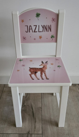 Stoeltje met naam en Hertje