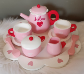 Houten roze theeservies met hartjes (met naam)