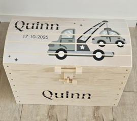 Houten speelgoedkist met naam Takelwagen