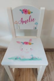 Stoeltje met naam en Schattig konijntje