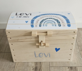 Houten speelgoedkist met naam Regenboog blauw