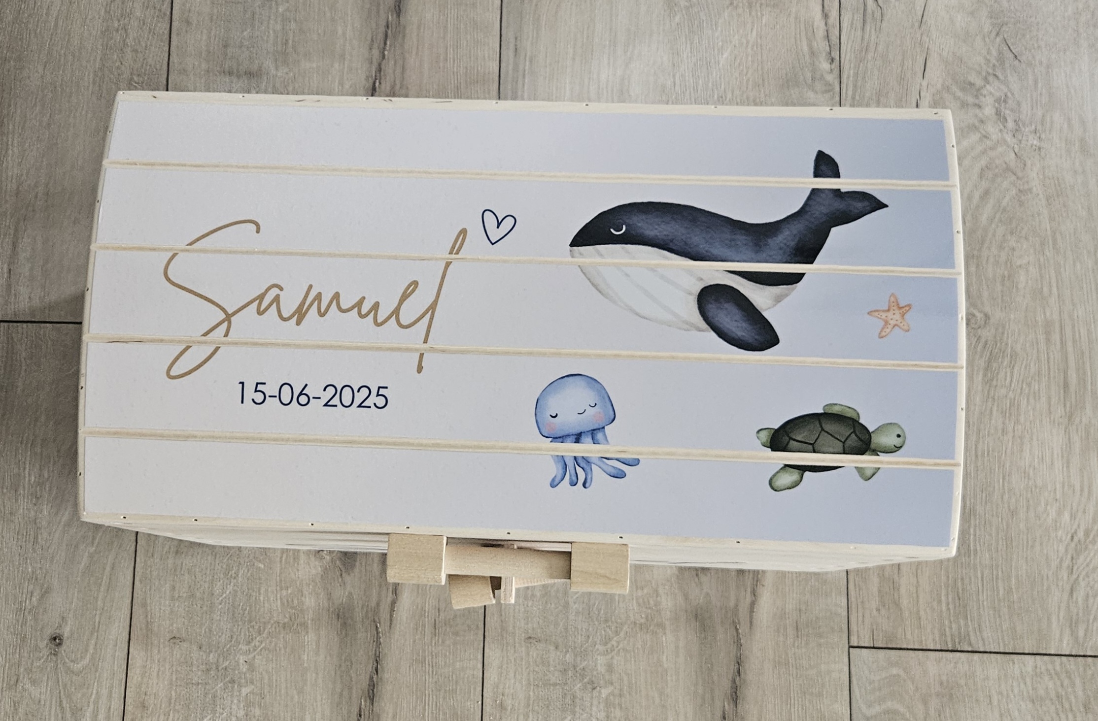 Naturel houten speelgoedkist met naam 'Oceaan'