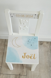 Stoeltje met naam en Maan aquarel blauw