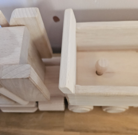 Amerikaanse vrachtwagen lang met oplegger  (met naam en gegevens)