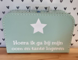 Koffertje ''Hoera ik ga bij mijn oom en tante logeren''