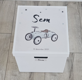 Bewaardoos met naam van geboortekaartje