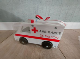 Houten ambulance (met naam)
