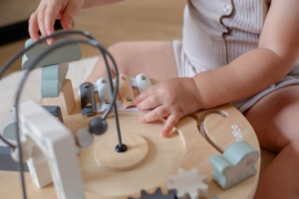 ''Tryco'' houten activiteitentafel met naam