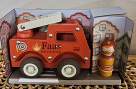 Little Dutch houten brandweerwagen met poppetje  (met naam)