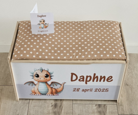 Grote houten opbergkist-zitbankje met Geboortekaartje