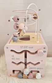 ''Label Label'' houten activiteitenkubus Roze (met naam)
