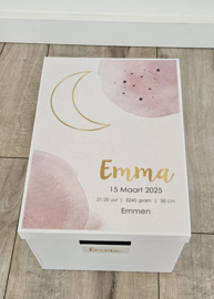 Bewaardoos  met geboortegegevens en maan-aquarel roze