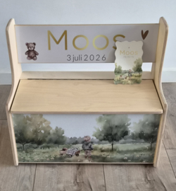 Houten zitbankje met rugleuning en Geboortekaartje