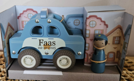 Little Dutch houten politiewagen met poppetje  (met naam)