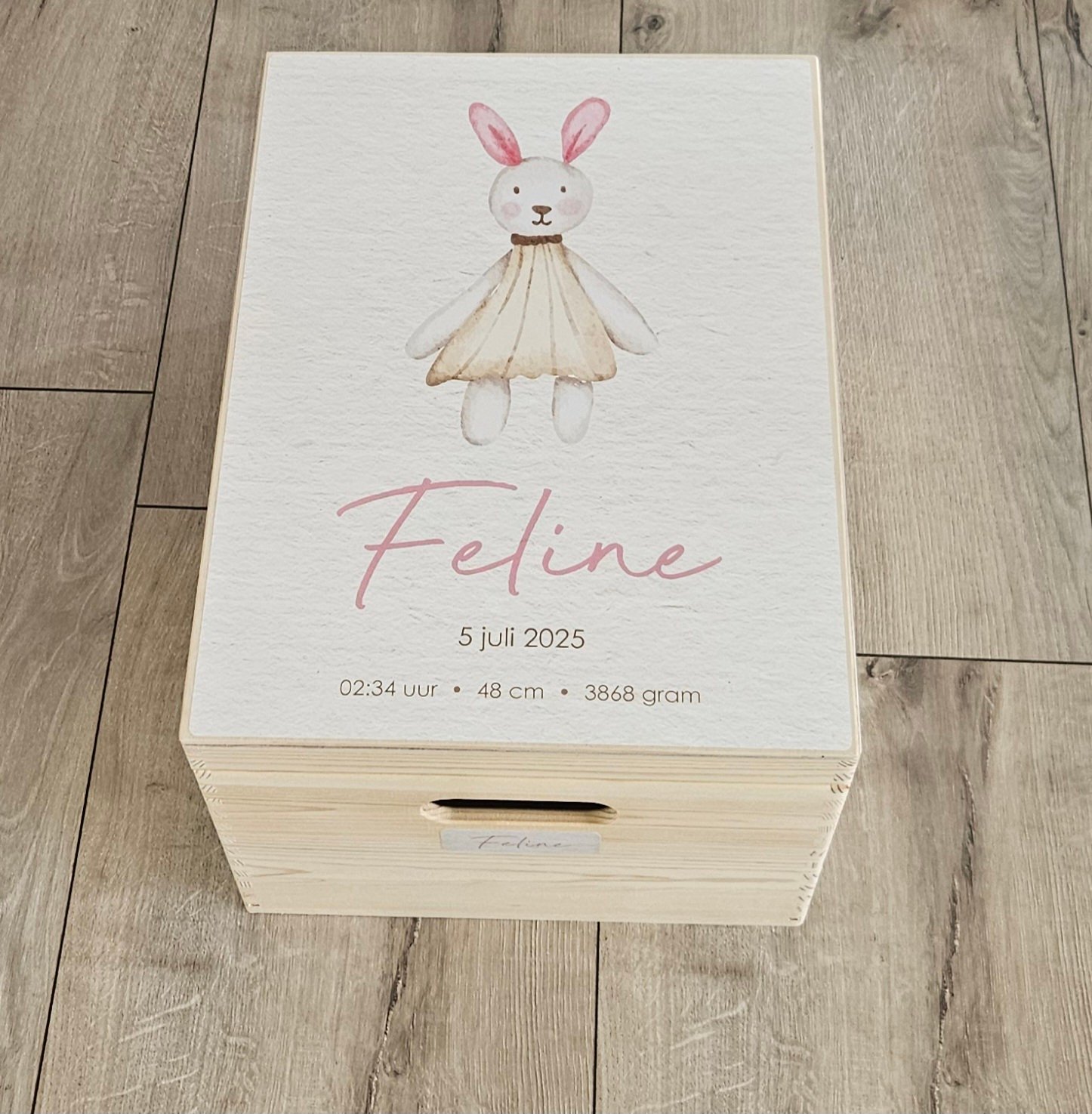 Houten herinneringskist met naam Knuffel konijntje