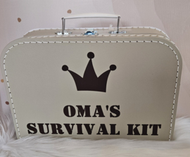 Koffertje ''oma's survival kit'' div. kleuren