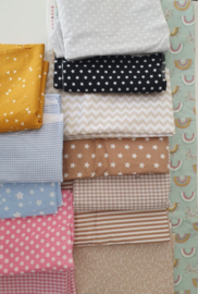 Grote houten opbergkist-zitbankje met Geboortekaartje