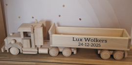 Houten vrachtwagen met oplegger SPAARPOT (met naam en gegevens)