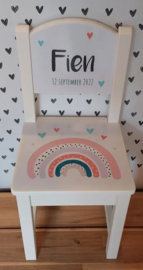 Stoeltje met naam en Regenboog