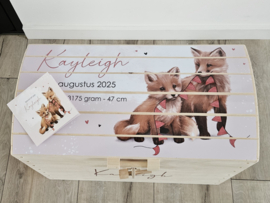 Houten speelgoedkist met Geboortekaartje