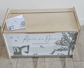 Grote houten opbergkist-zitbankje met Geboortekaartje