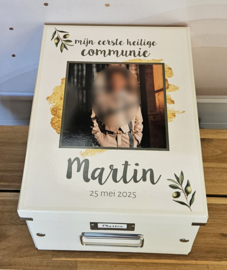 Communiedoos met naam en ''foto olijf groen''