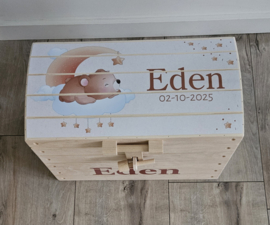 Houten speelgoedkist met naam Beertje op Wolk blauw