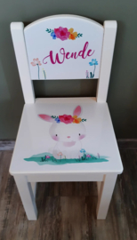 Stoeltje met naam en Schattig konijntje