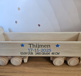 Amerikaanse vrachtwagen lang met oplegger  (met naam en gegevens)