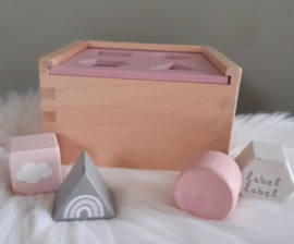 "Label Label'' houten vormen sorteerdoos roze (met naam)