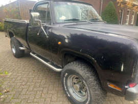 Dodge W200.