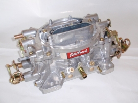 Carburateur edelbrock.