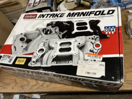 Inlaatspruitstuk  (edelbrock/4 barrel).