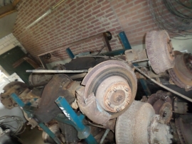Set 5 gaats assen voor een jaren `70 Dodge. (G)