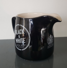 Black and White water Kan