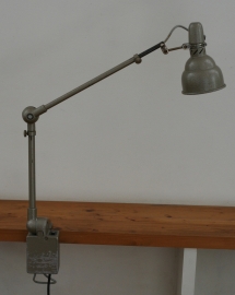 Lumina. Industiele Bureau- of  Machinelamp